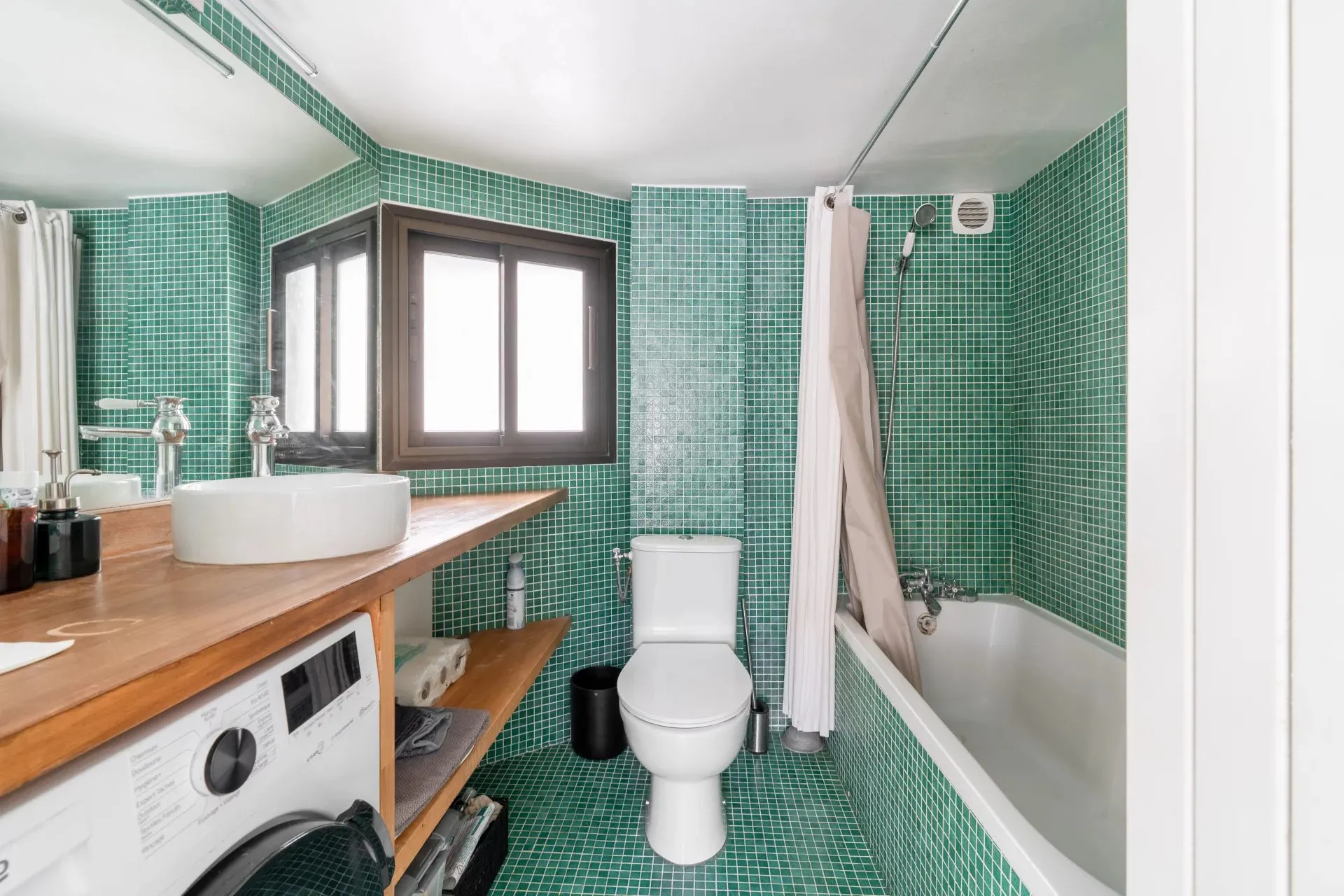 Outdoor space of a property for sale: 8th arrondissement