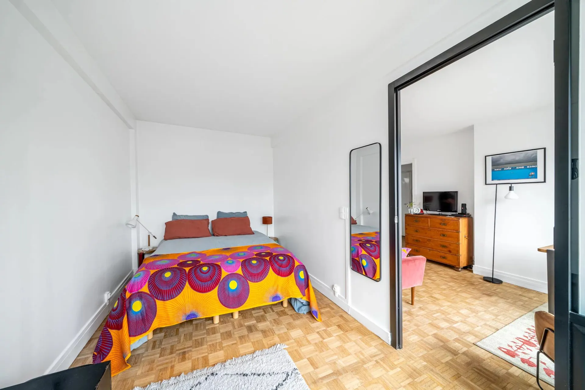 Renovated 39 m² Carrez 2-room flat with 9 m² south-facing terrace, Brancion