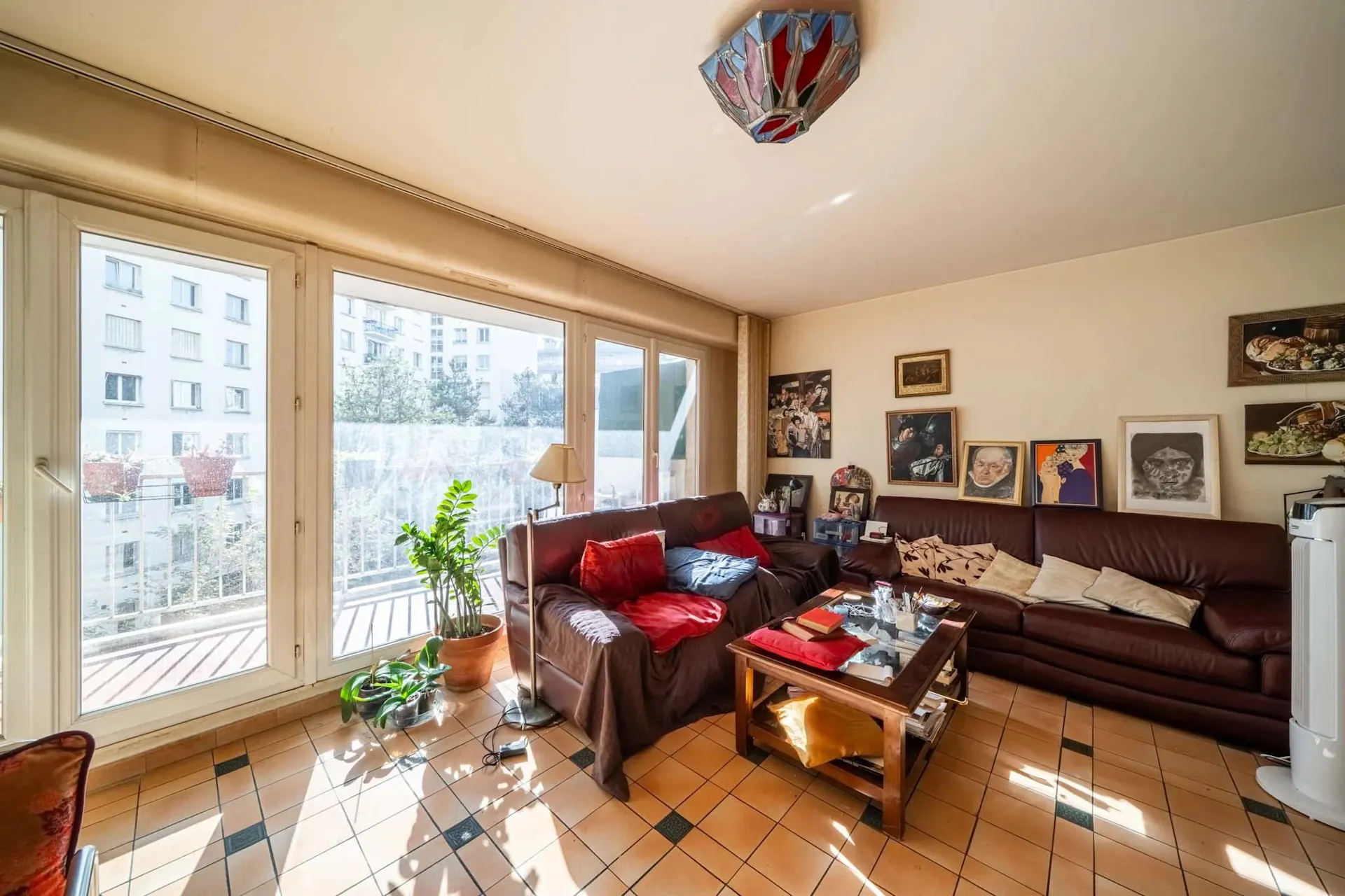 86 m² 4-room flat with 12 m² terrace over the garden, Commerce metro
