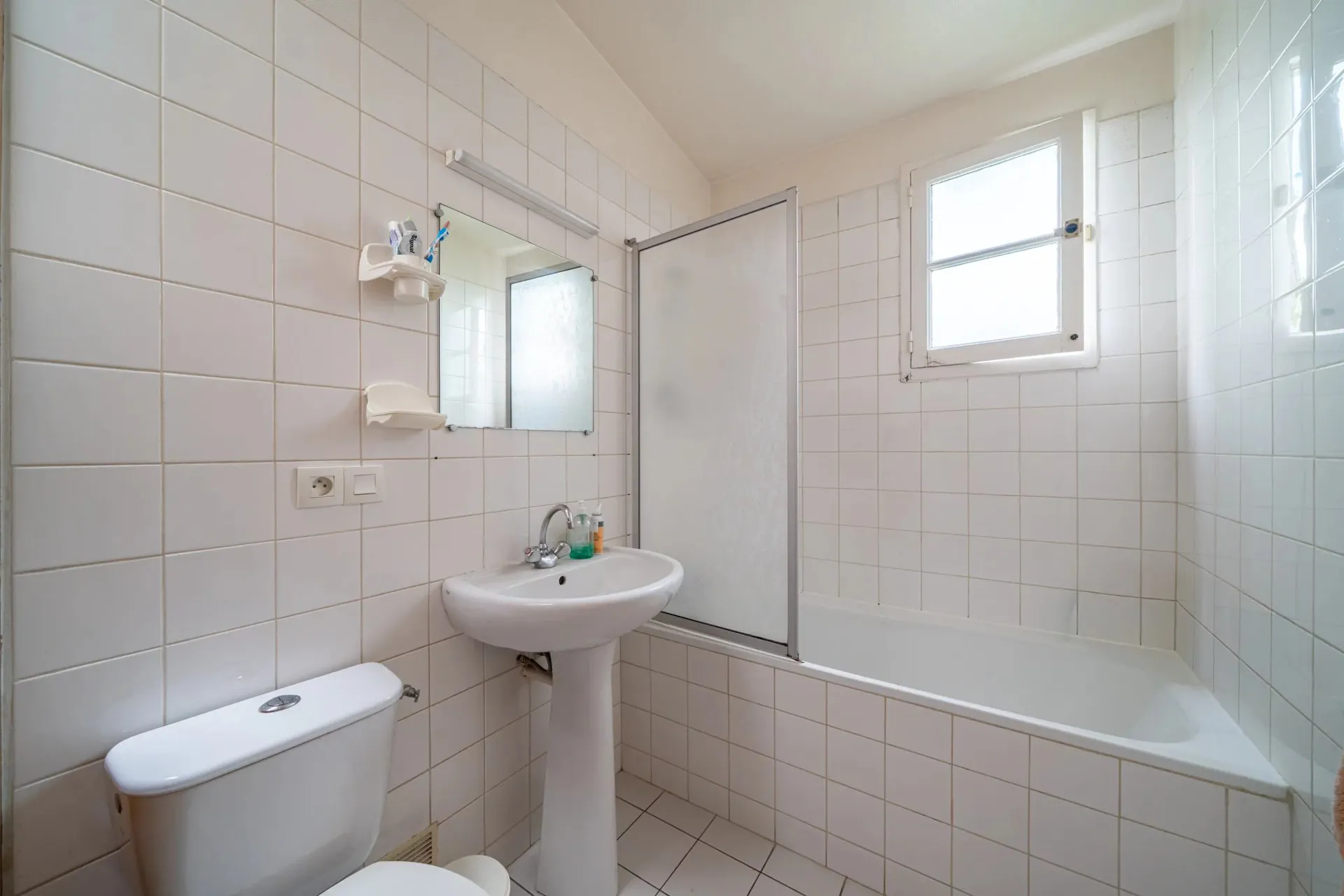 Immeuble à rénover de 176 m² avec deux terrasses, près de Daguerre