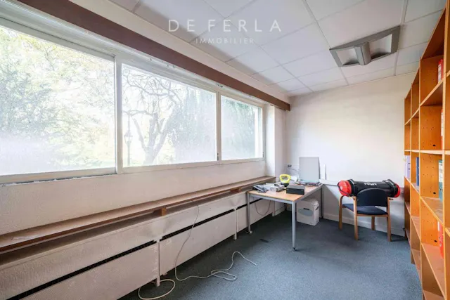 210 m² 8 rooms to renovate with balcony, Saint-Cloud