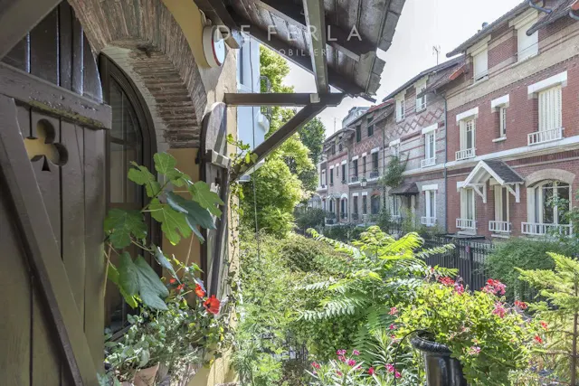 195 m² architect-designed town house, square de Montsouris