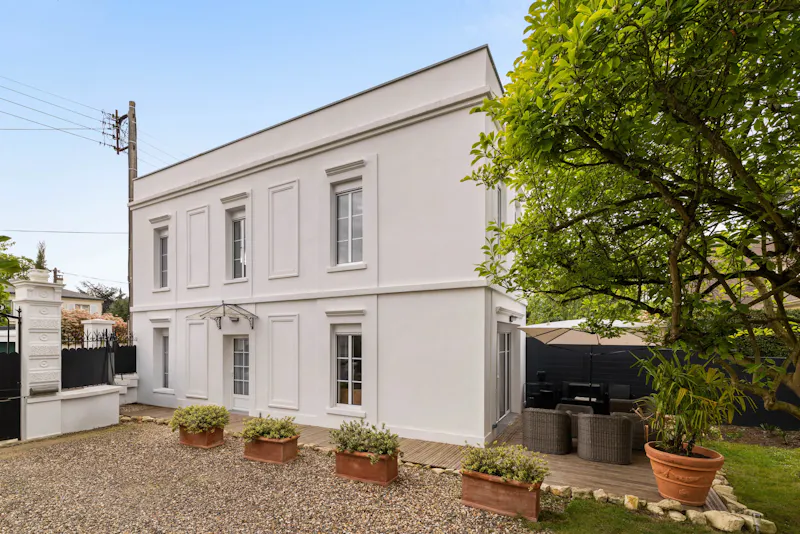 Mansart-style mansion with 2,800 m² grounds, Le Vésinet