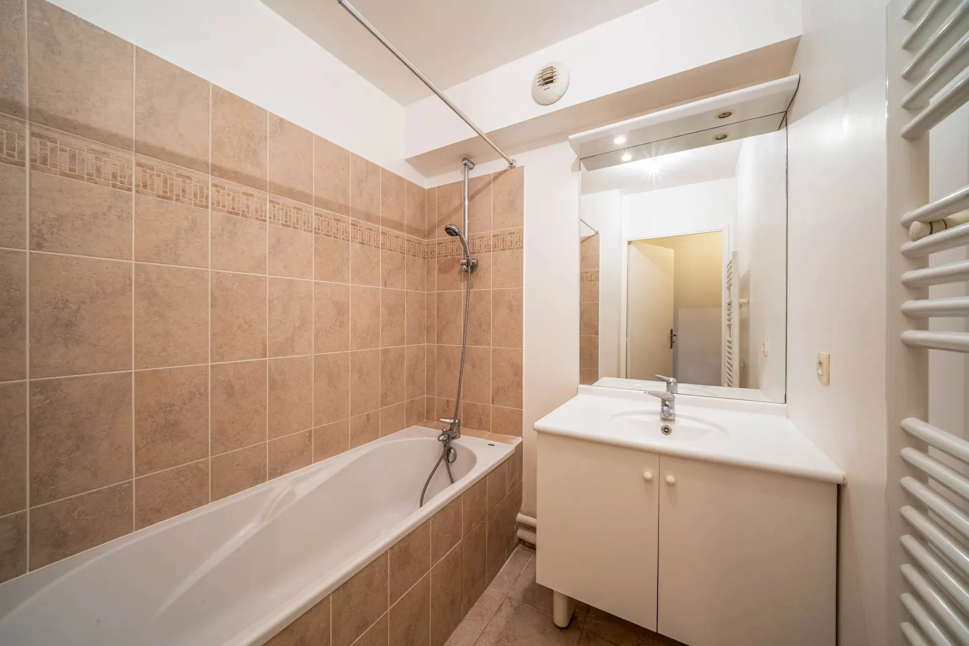 Outdoor space of a property for sale: Hauts-de-Seine