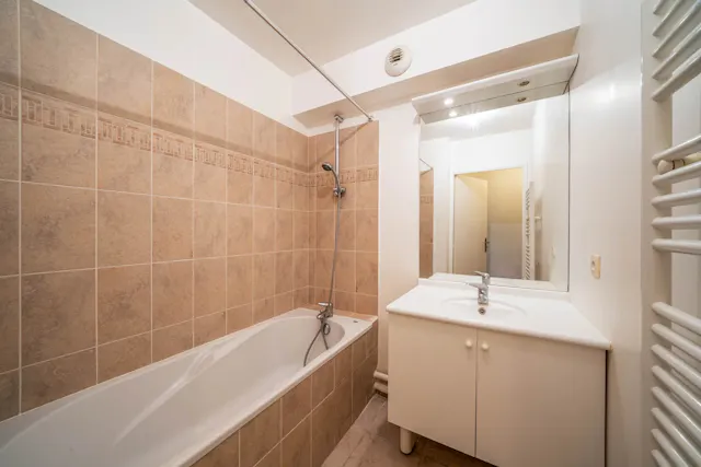 29 m² studio with balcony, Le Plessis-Robinson