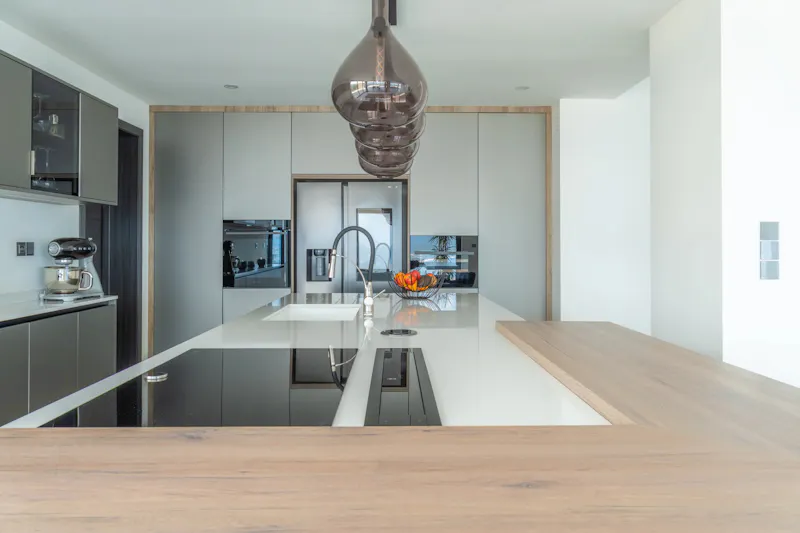 410 m² property with sea view and two pools, Porticcio