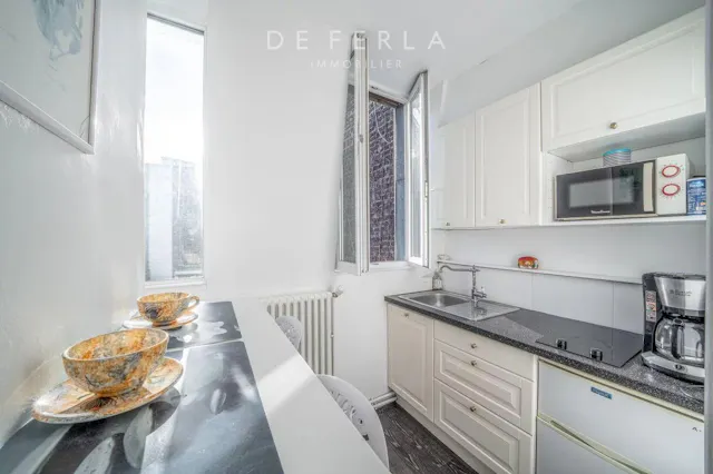 Studio 28 m², Paris 15e
