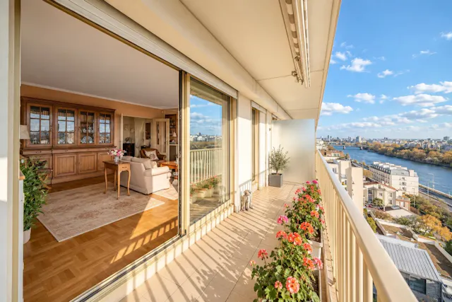 Duplex with terrace and garage, Courbevoie