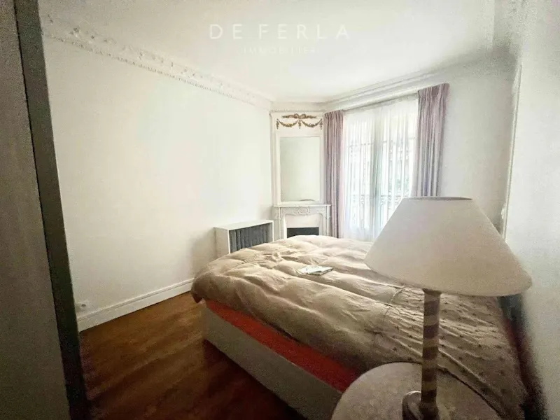 63 m² 3-room flat with three balconies, Motte-Picquet Grenelle