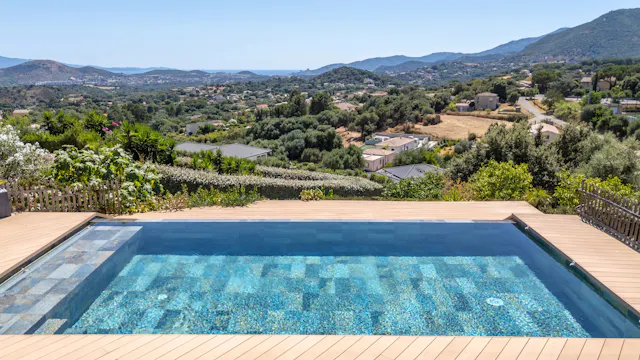 220 m² villa with pool and jacuzzi, Afa