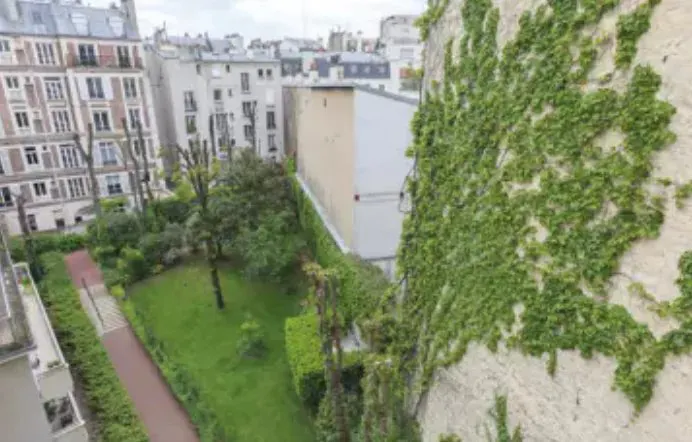Studio 42 m², Notre-Dame-des-Champs, Paris 6e, vue 2