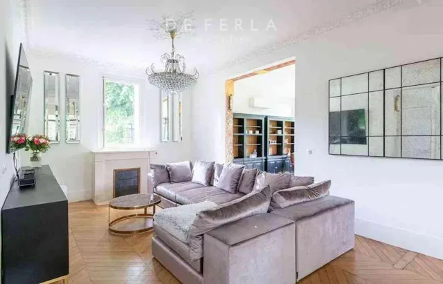 Renovated 1900 house with garden, central Garches