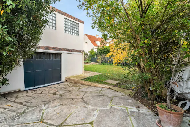 130 m² millstone house on a 560 m² detached plot with unoverlooked terrace, Neuilly-sur-Marne