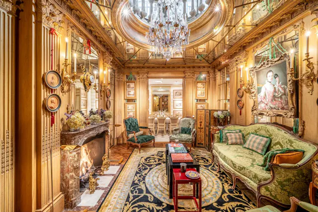 300 m² townhouse-style home on four levels with 28 m² terrace, rue de Rivoli
