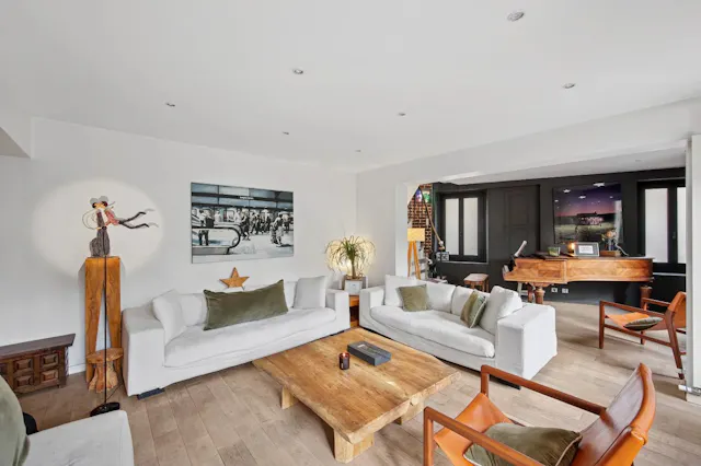 425 m² mansion from 1650 with wooded garden, pool and cinema room, Montmorency
