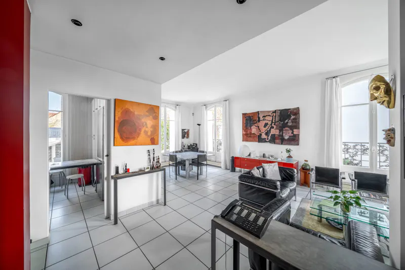 200 m² millstone house with 150 m² garden, 100 m² terrace and 60 m² outbuilding, Aulnay-sous-Bois