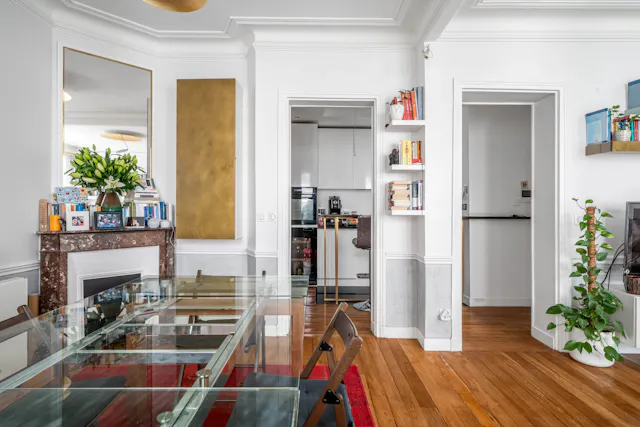 Architect-renovated Haussmann 3-room flat with balcony and separate office, Pasteur