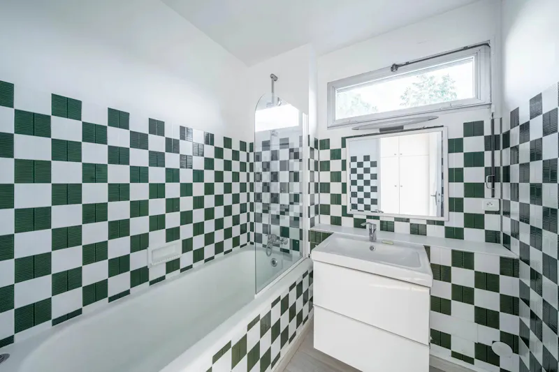52 m² 2-room flat with south terrace, Sèvres