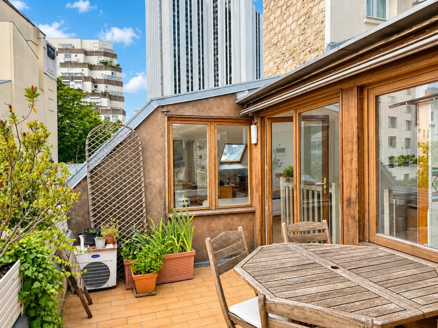 81 m² duplex to renovate with terrace, Montparnasse