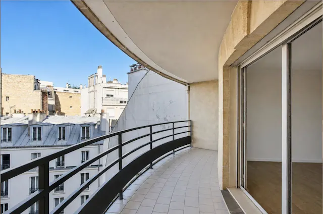90 m² 4-room flat to renovate with private balcony, secure residence, La Muette
